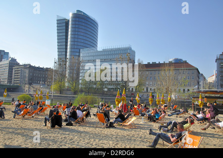 Herrmann beach bar al canale del Danubio Foto Stock