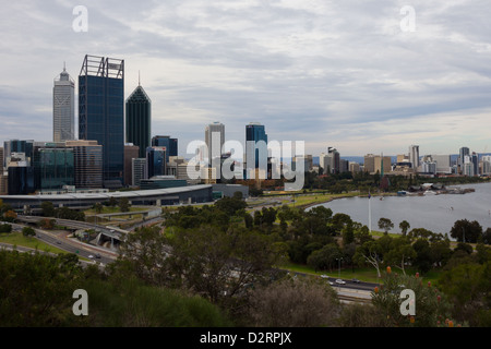 Lo skyline di Perth da Kings Park Foto Stock