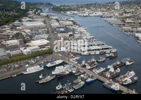 Stati Uniti, Washington, Seattle, vista aerea del Lago Washington Ship Canal, Hiram S. Chittenden si blocca e Puget Sound Foto Stock