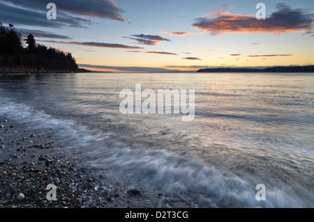 Tramonto sul Puget Sound, Mukilteo, Washington, Stati Uniti d'America Foto Stock