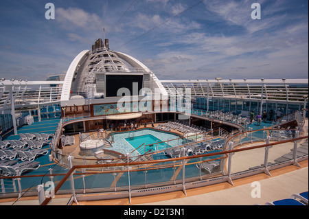 Princess Cruises, Crown Princess, piscina Foto Stock