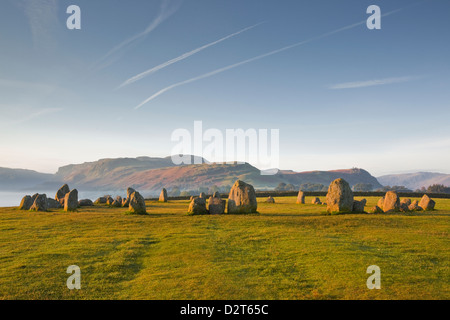 Castlerigg Stone Circle all'alba nel Parco Nazionale del Distretto dei Laghi, Cumbria, England, Regno Unito, Europa Foto Stock