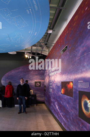 Jodrell Bank visitatore e al centro esposizioni, Macclesfield, Regno Unito. Architetto: Feilden Clegg Bradley Studios LLP, 2011. Ex Foto Stock