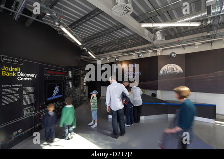 Jodrell Bank visitatore e al centro esposizioni, Macclesfield, Regno Unito. Architetto: Feilden Clegg Bradley Studios LLP, 2011. Ex Foto Stock