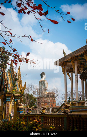 Wat Ek Phnom statua del Buddha a Battambang Cambogia Foto Stock