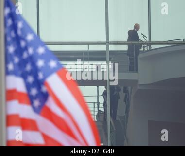 Il cancelliere tedesco Angela Merkel (CDU) riceve il Vice Presidente USA Joe Biden presso la cancelleria federale a Berlino, Germania, 01 febbraio 2013. Foto: BRITTA PEDERSEN/Alamy live news. Foto Stock