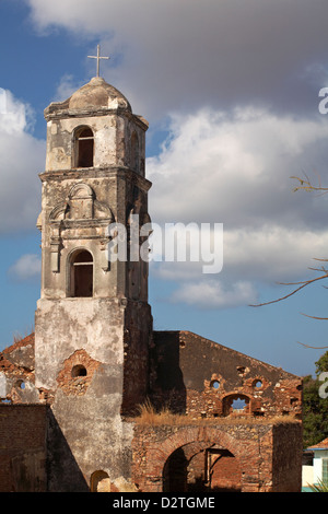 Diruta chiesa Iglesia de Santa Ana a Trinidad, Cuba, West Indies, Caraibi, America centrale in Marzo Foto Stock