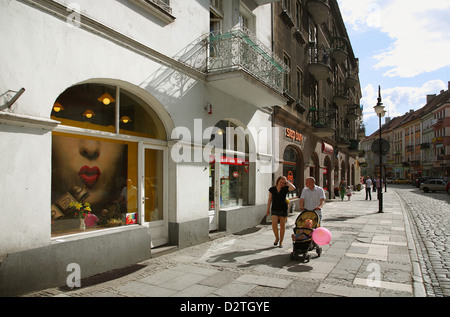 Kalisz, Polonia, vetrine con Nestlé Pubblicità Foto Stock