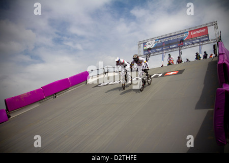 Bmx gara su pista a olypics park london Foto Stock