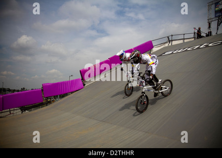 Bmx gara su pista a olypics park london Foto Stock