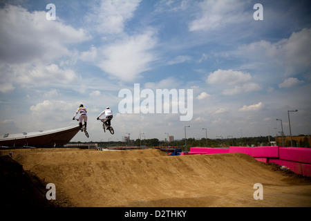 Bmx gara su pista a olypics park london Foto Stock