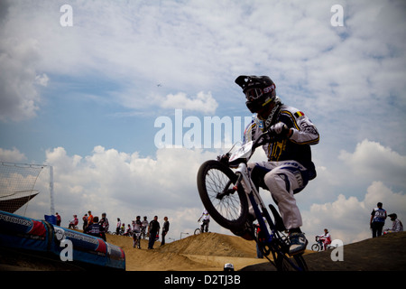 Bmx gara su pista a olypics park london Foto Stock