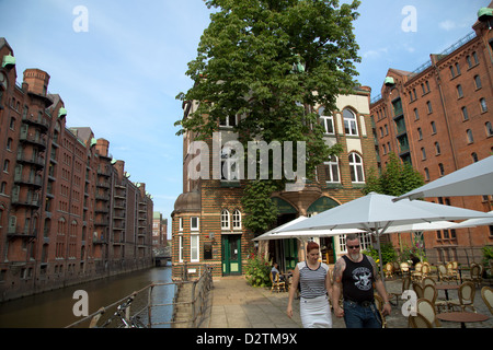 Amburgo, Germania, il pompaggio in warehouse district Foto Stock