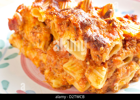 In casa gli ziti al forno Foto Stock