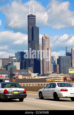 Chicago, Sears Tower, Skyline le nubi di estate cielo blu downtown Loop quartieri, Chi Town, grattacieli Lago Michigan Fabbriche Foto Stock