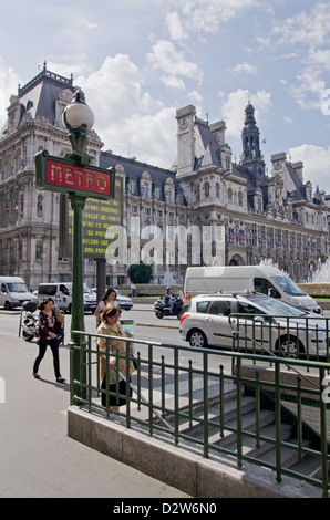 La stazione della metropolitana Hotel de Ville a Parigi Foto Stock