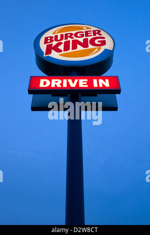 Berlino, Germania, il logo di una catena di fast food Burger King Foto Stock