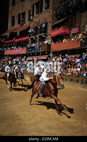 Palio corse di prova, Siena, Toscana Foto Stock