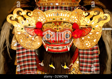 Barong, è un carattere di classico nazionale di danza Balinese. Foto Stock