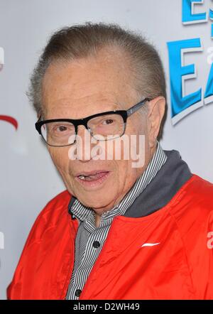Larry King presso gli arrivi per fuggire dal pianeta terra Premiere, Cinese 6 teatri, Los Angeles, CA 2 febbraio 2013. Foto di: Elizabeth Goodenough/Everett Collection Foto Stock