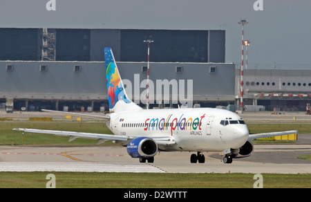 Small Planet Airlines Boeing 737-35B Foto Stock