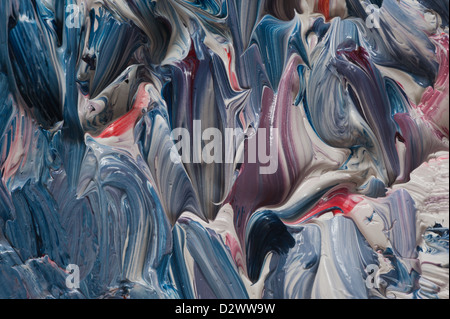 Impasto dettaglio della pittura a olio pennellate e pallet coltello in una fitta trama di olio di semi di lino di vernici basate su alcune tele su misura Foto Stock