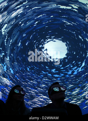 Berlino, Germania, gli spettatori in 3D dome theater presso l'Istituto Fraunhofer Foto Stock