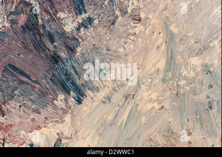 Impasto dettaglio della pittura a olio pennellate e pallet coltello in una fitta trama di olio di semi di lino di vernici basate su alcune tele su misura Foto Stock
