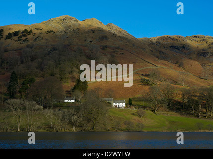 Loughrigg Tarn, vicino Skelwith Bridge, South Lakeland, Parco Nazionale del Distretto dei Laghi, Cumbria, England, Regno Unito Foto Stock