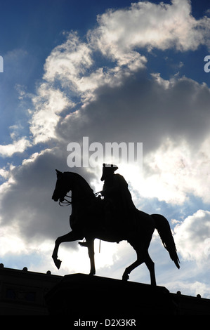 Berlino, Germania, la statua equestre di Federico il Grande, il viale Unter den Linden Foto Stock