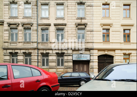 Altenburg, Germania, ricostruito accanto unsaniertem edifici residenziali Foto Stock