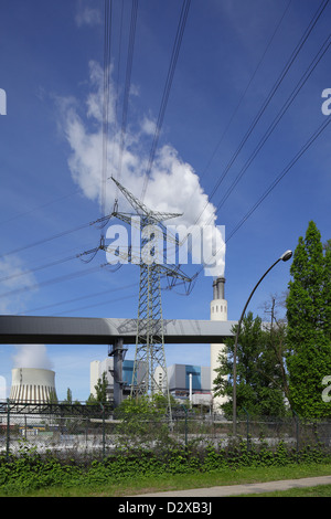 Berlino, Germania, pilone e fumo-ending pila di HKW Reuter West Foto Stock