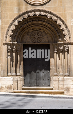 Portale del monastero di San Pedro El Viejo in Heusca, Aragona, Spagna Foto Stock