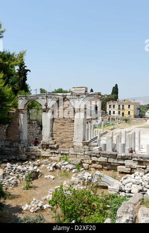 Roman Agora. Atene. La Grecia. Tre Archi di edificio dedicato ad Atena Archegetis e Divi Augusti (insultato imperatori romani). Foto Stock