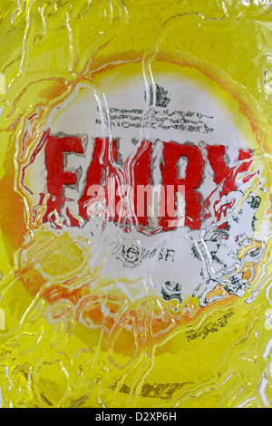 Fairy abstract - Fairy detersivo liquido bottiglia dietro vetro testurizzato Foto Stock