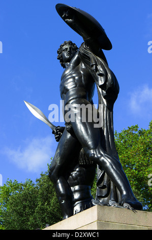 Statua di Achille vicino a Hyde Park Corner, eretto un monumento al Duca di Wellington. Foto Stock