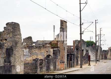 Il 10 giugno 1944 la SS Panzer Division Das Reich, distrutto il villaggio francese Oradour-sur-Glane. Interni Esterni rovine Foto Stock