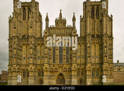 Il fronte ovest della Cattedrale di Wells Somerset Inghilterra Foto Stock