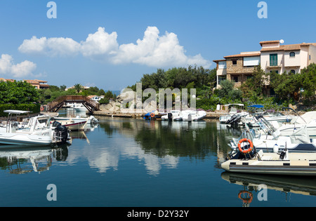 L'Italia, Sardegna, Porto Rotondo, barche nel nuovo dock Foto Stock