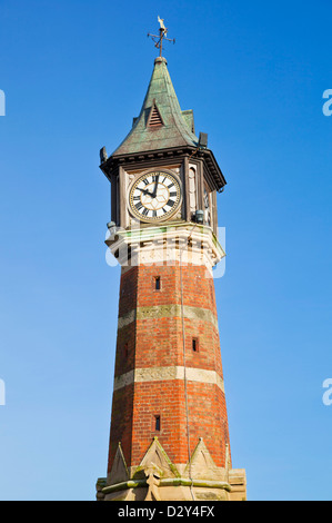 Torre dell'orologio sul lungomare Skegness Lincolnshire England Regno Unito GB EU Europe Foto Stock