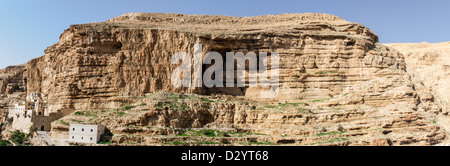 San Giorgio greco monastero ortodosso, un monastero situato nel deserto della Giudea Wadi Qelt, nella parte orientale della Cisgiordania Foto Stock