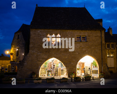 Un medievale casa francese a Domme, dipartimento, dordogne périgord, Francia meridionale Foto Stock