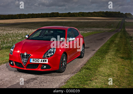 Rosso brillante Alfa Romeo Giulietta, Winchester, England, Regno Unito Foto Stock