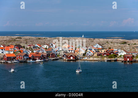 Pesca in legno capanne nel villaggio Smögen, Bohuslän, Svezia e Scandinavia Foto Stock