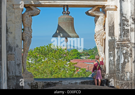 Il campanile della Cattedrale di León e Basilica de la Asunción, Leon, Nicaragua america centrale, Unesco Foto Stock