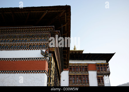 Dettagli architettonici del cortile a Tashi Dzong chodzong,fortezza della gloriosa religione,Bhutan,36MPX Foto Stock