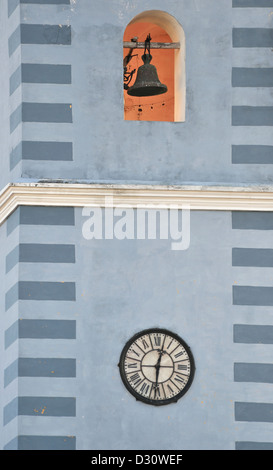 Il campanile della chiesa parrocchiale di Santo Spirito, Sancti Spiritus, Cuba Foto Stock