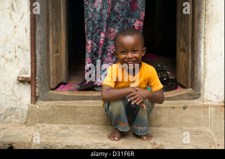 Il ragazzo, Lamu, l'arcipelago di Lamu, Kenya Foto Stock