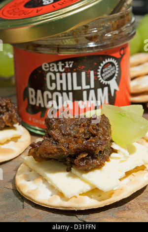 Peperoncino Marmellata di bacon, un insolito smoky, dolce-salato relish realizzato da mangiare 17, Londra, Regno Unito. 2013. Foto Stock