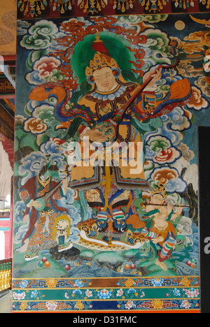 Il monastery di Rumtek, Gangtok, Sikkim. Pittura murale nella sala principale Foto Stock